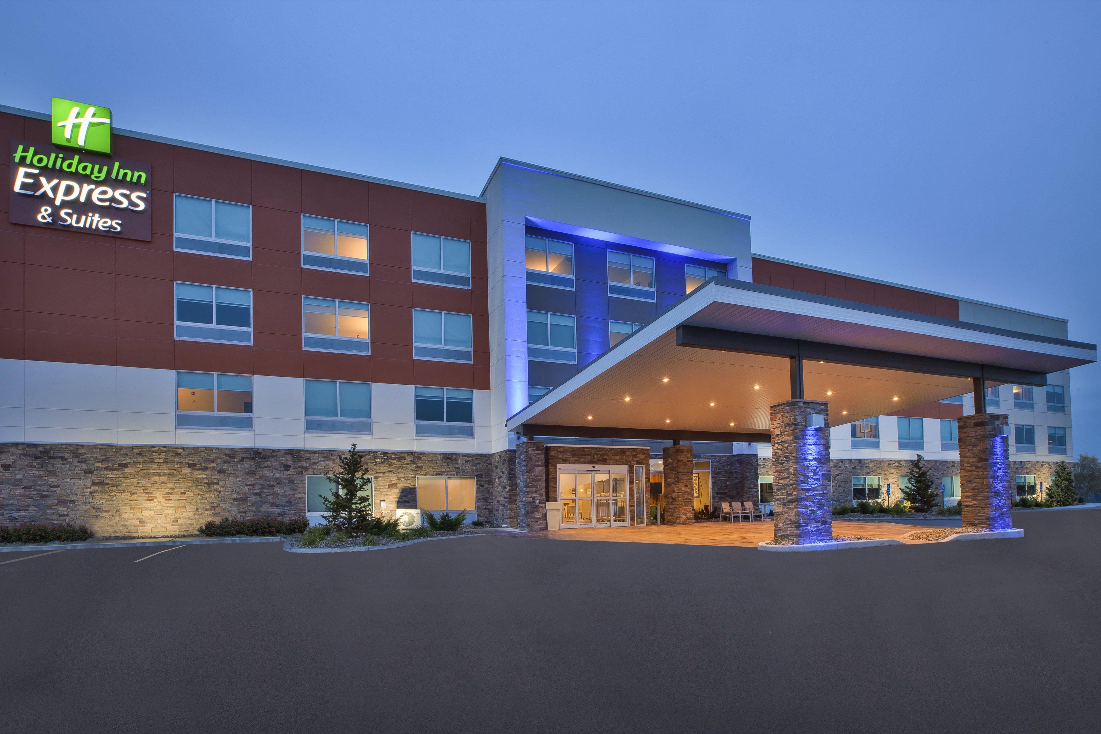 Holiday Inn Express & Suites - Parkersburg East, An Ihg Hotel Exterior photo