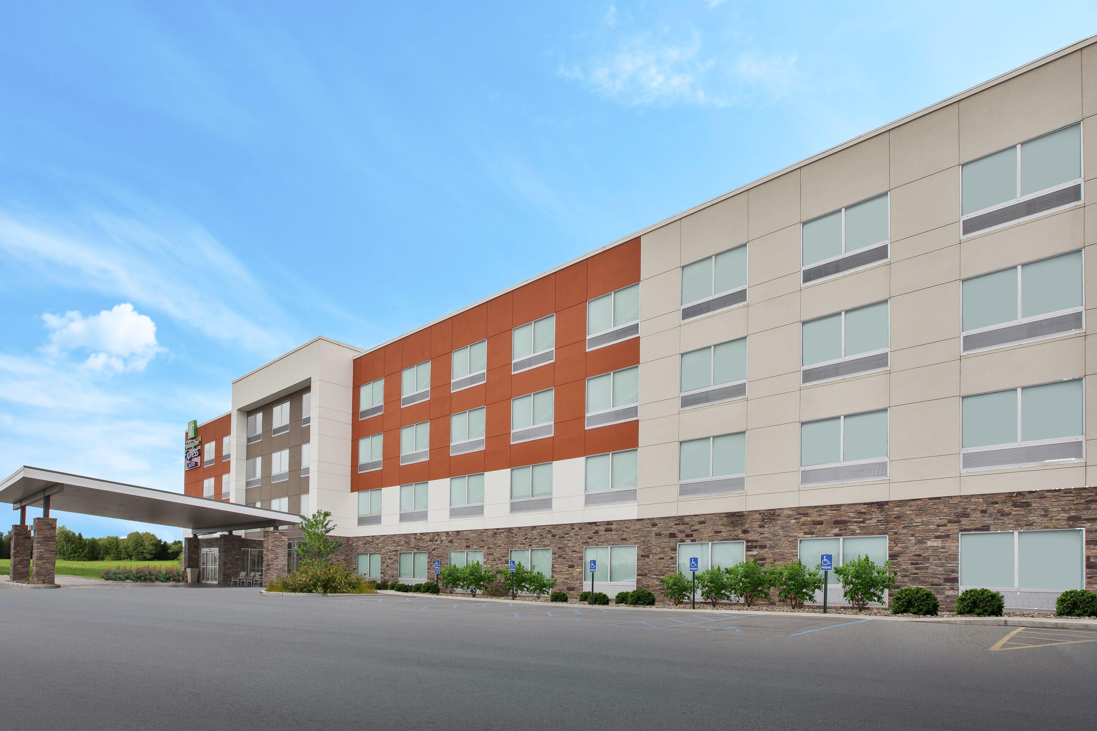 Holiday Inn Express & Suites - Parkersburg East, An Ihg Hotel Exterior photo